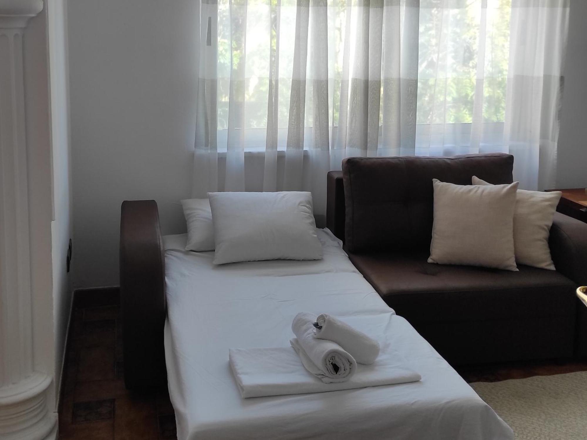 Center Rustic Retreat * Tirana