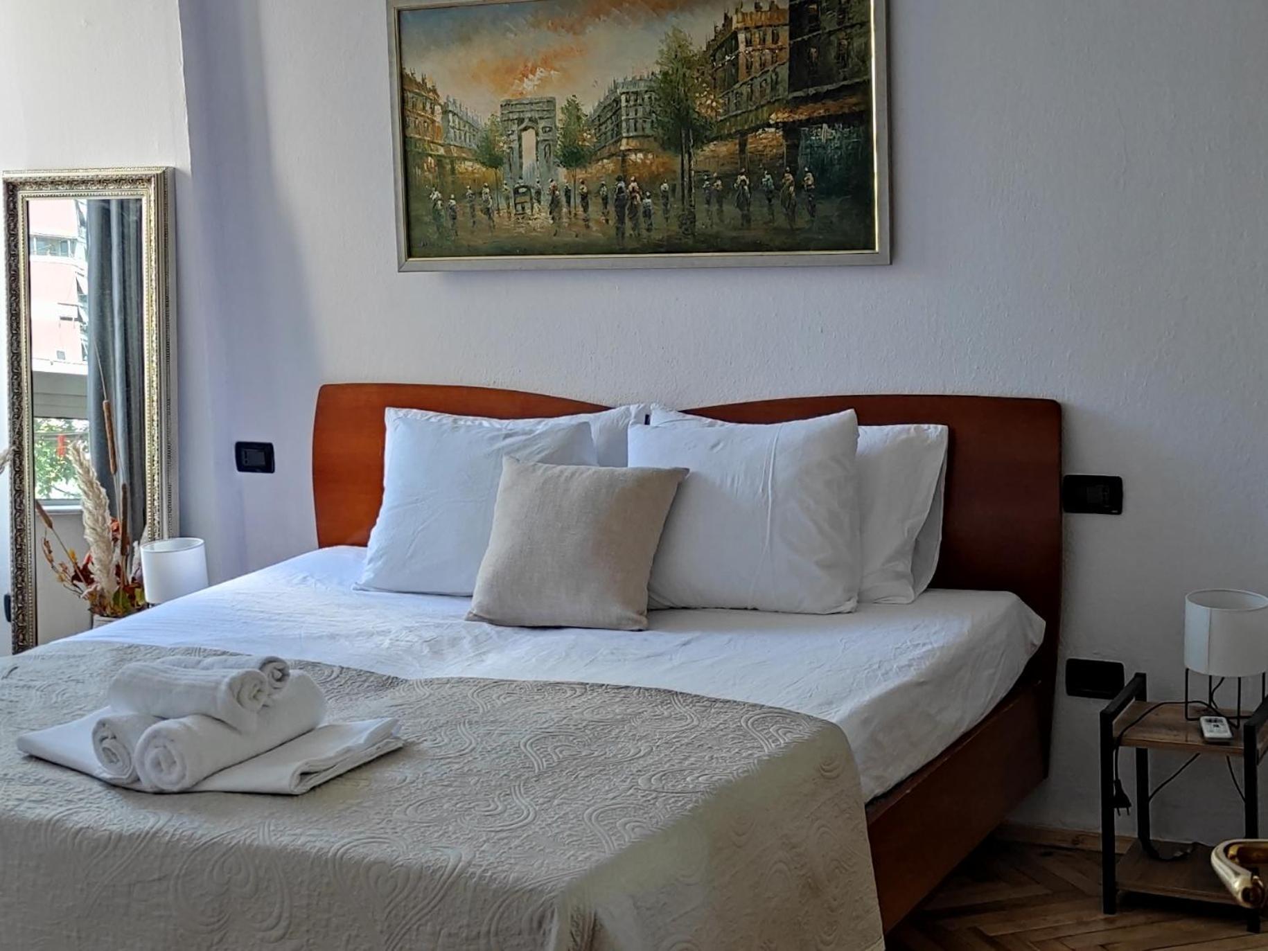 Center Rustic Retreat * Tirana